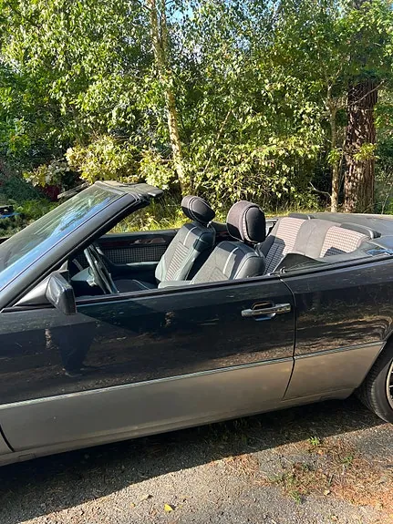 Mercedes-Benz E200 1995 photo 2