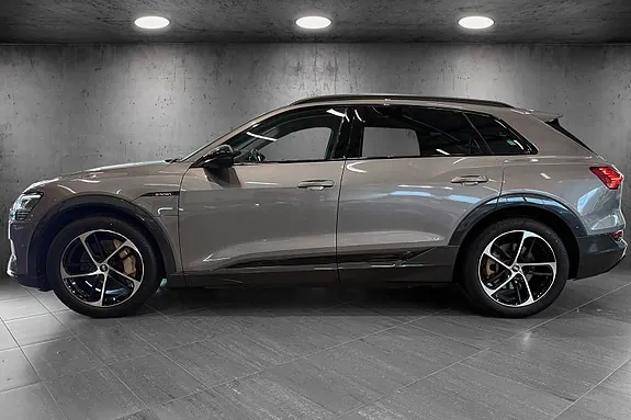 Audi E-Tron 2022 photo 2