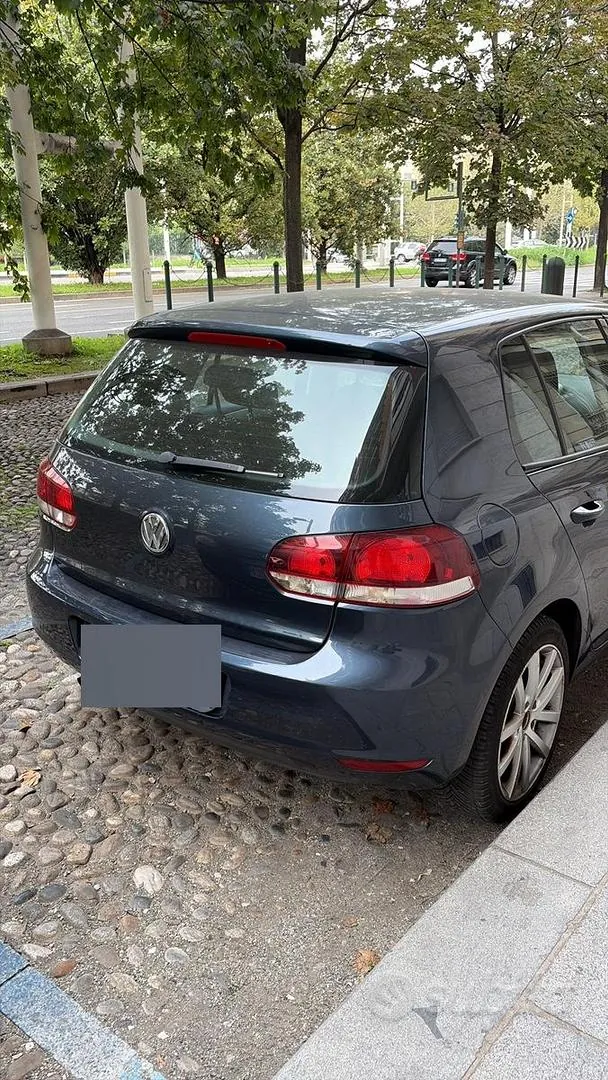 Volkswagen Golf 2011 photo 2