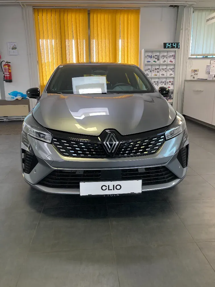 Renault Clio 2024 photo 2