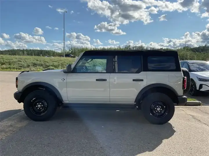 Ford Bronco 2026 photo 2