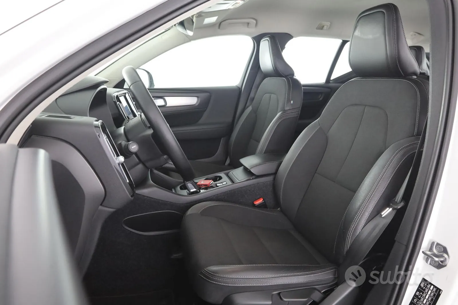 Volvo Xc40 2020 photo 2