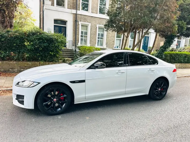 Jaguar Xf 2017 photo 4