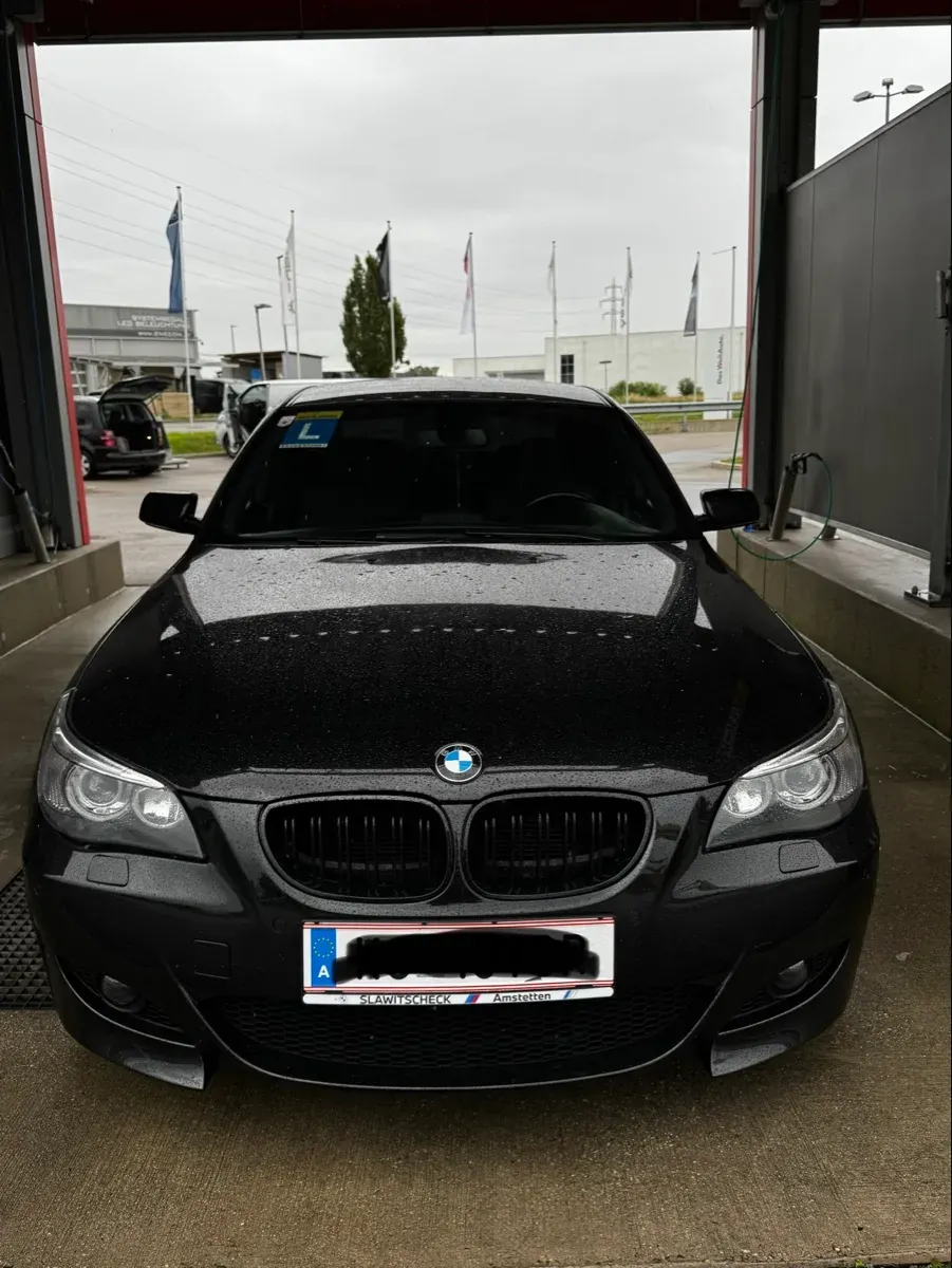 BMW 5 Series 2005 photo 2