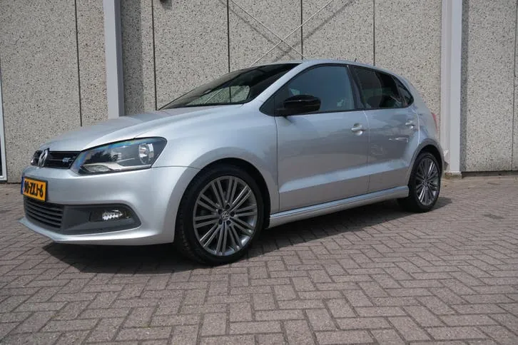 Volkswagen Polo 2013 photo 2