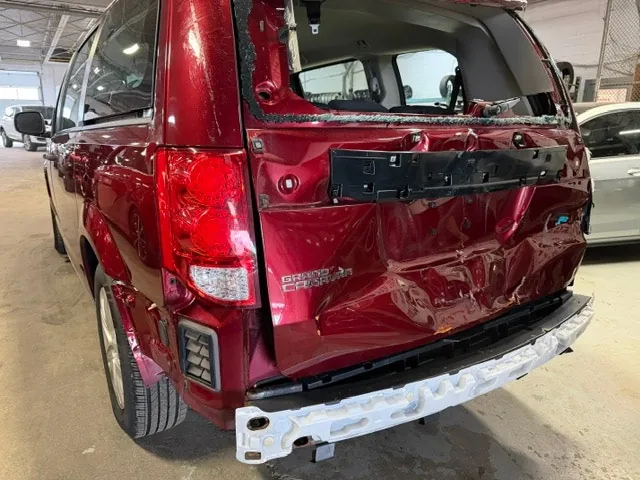 Dodge Grand Caravan 2018 photo 3