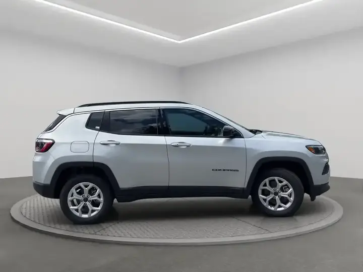Jeep Compass 2026 photo 3