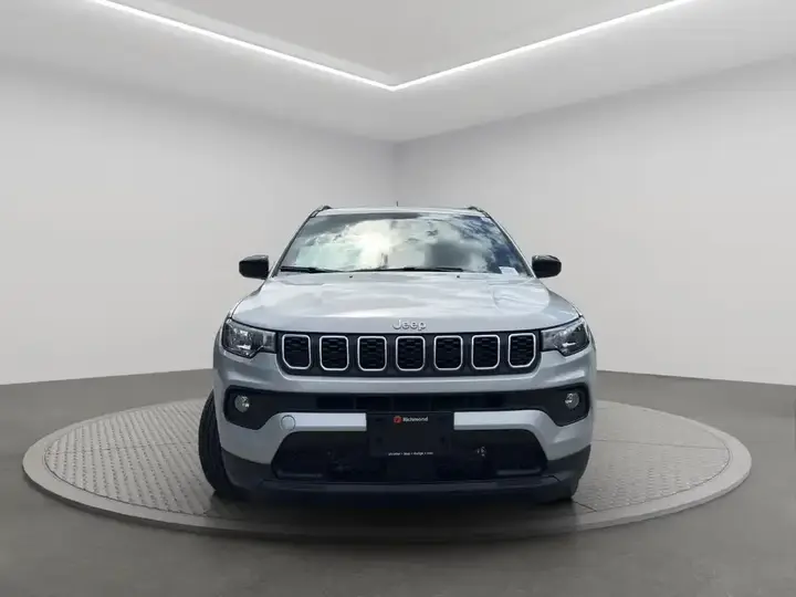 Jeep Compass 2026 photo 2