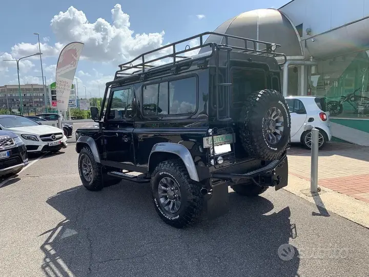 Land Rover Defender 2002 photo 5