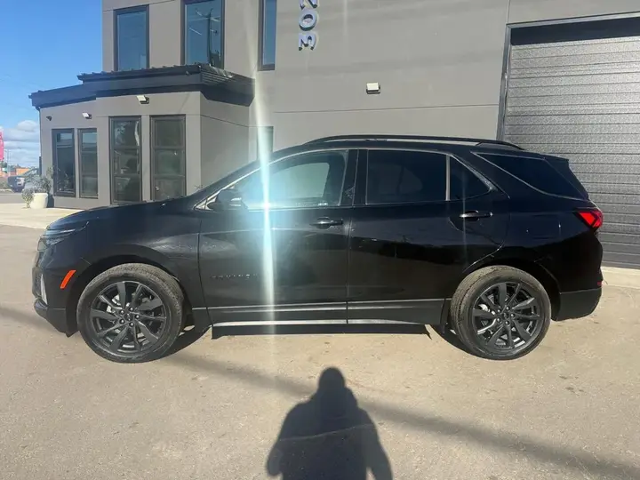 Chevrolet Equinox 2022 photo 2