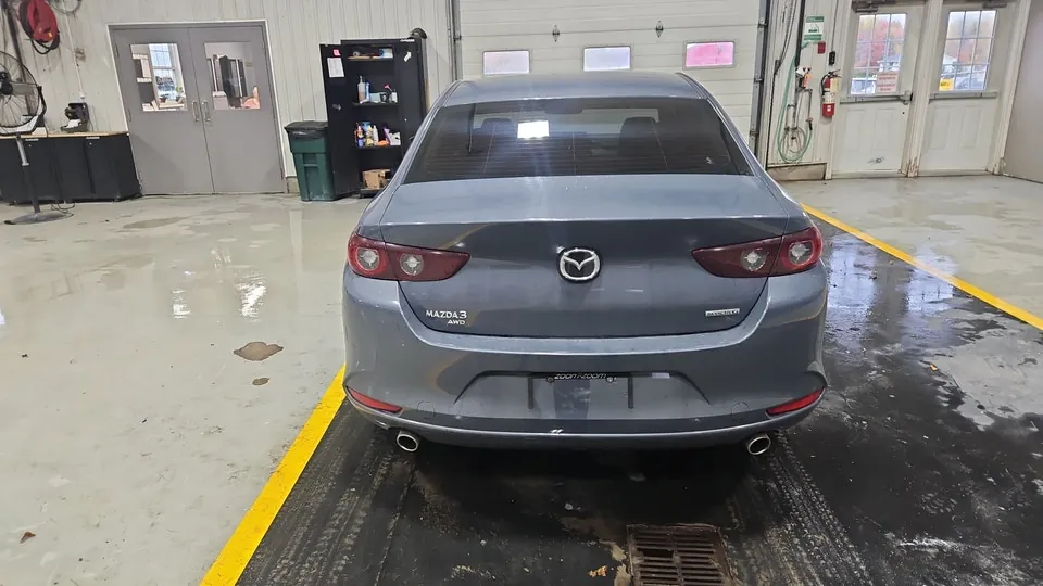 Mazda Mazda3 2024 photo 4