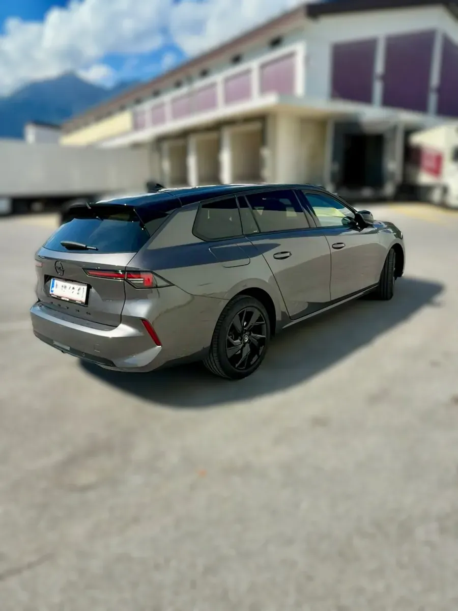 Opel Astra 2023 photo 2