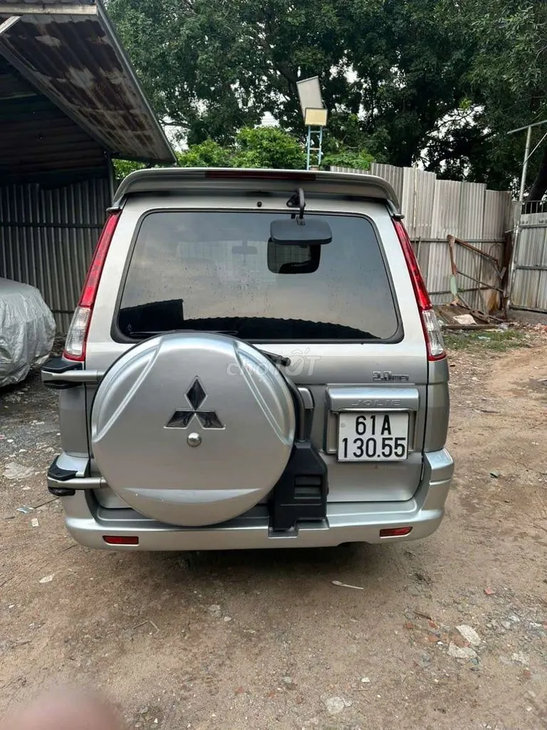 Mitsubishi Jolie 2005 photo 2