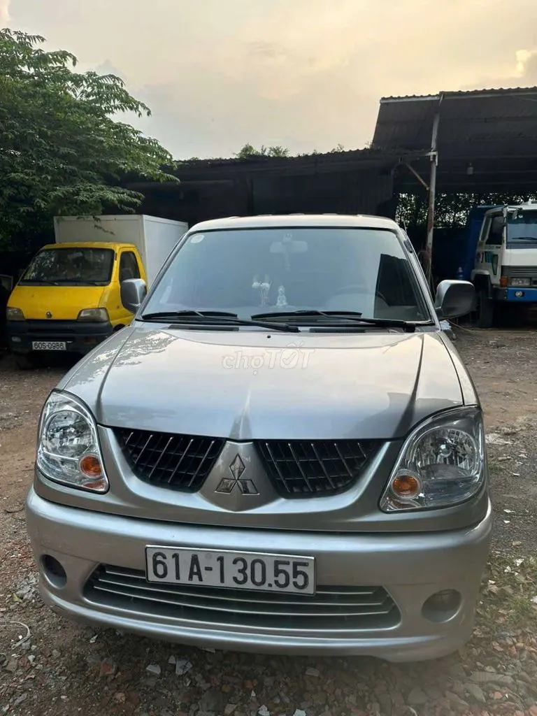 Mitsubishi Jolie