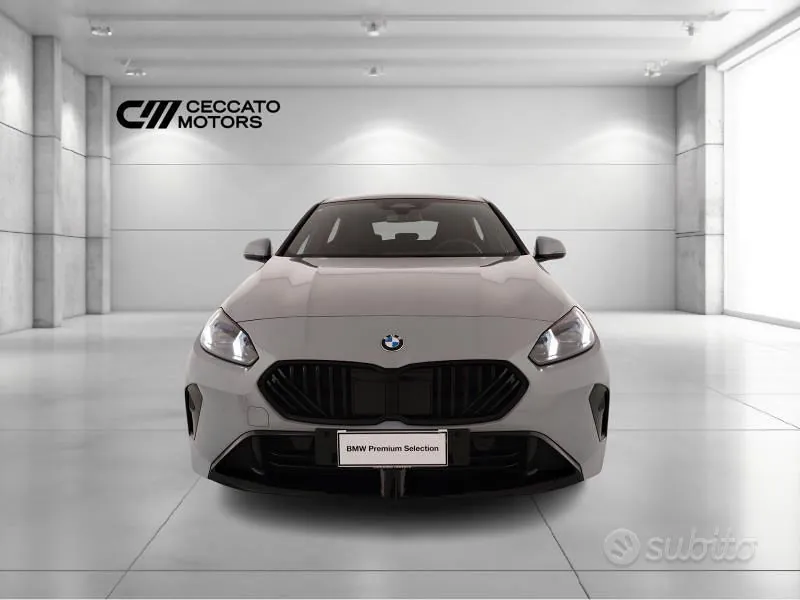 BMW 1 Series 2025 photo 2