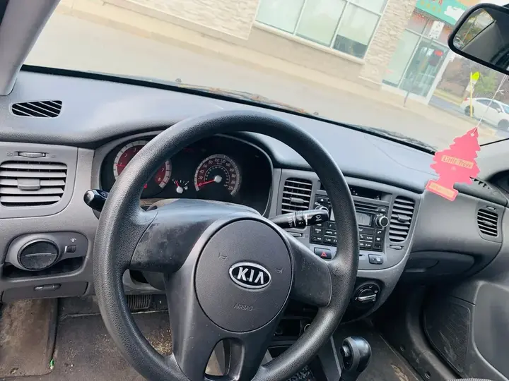 Kia Rio 2010 photo 5
