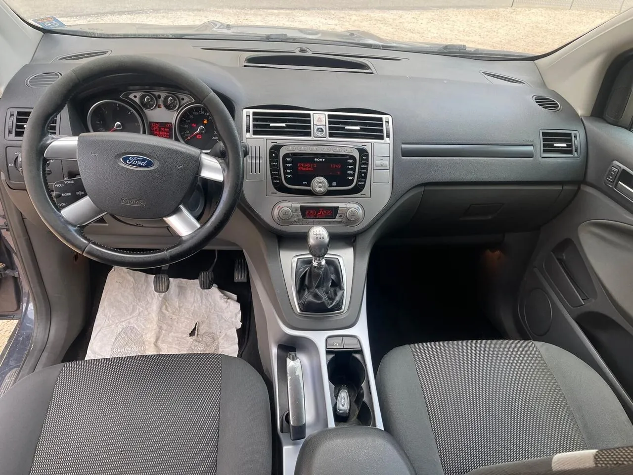 Ford Kuga 2012 photo 3