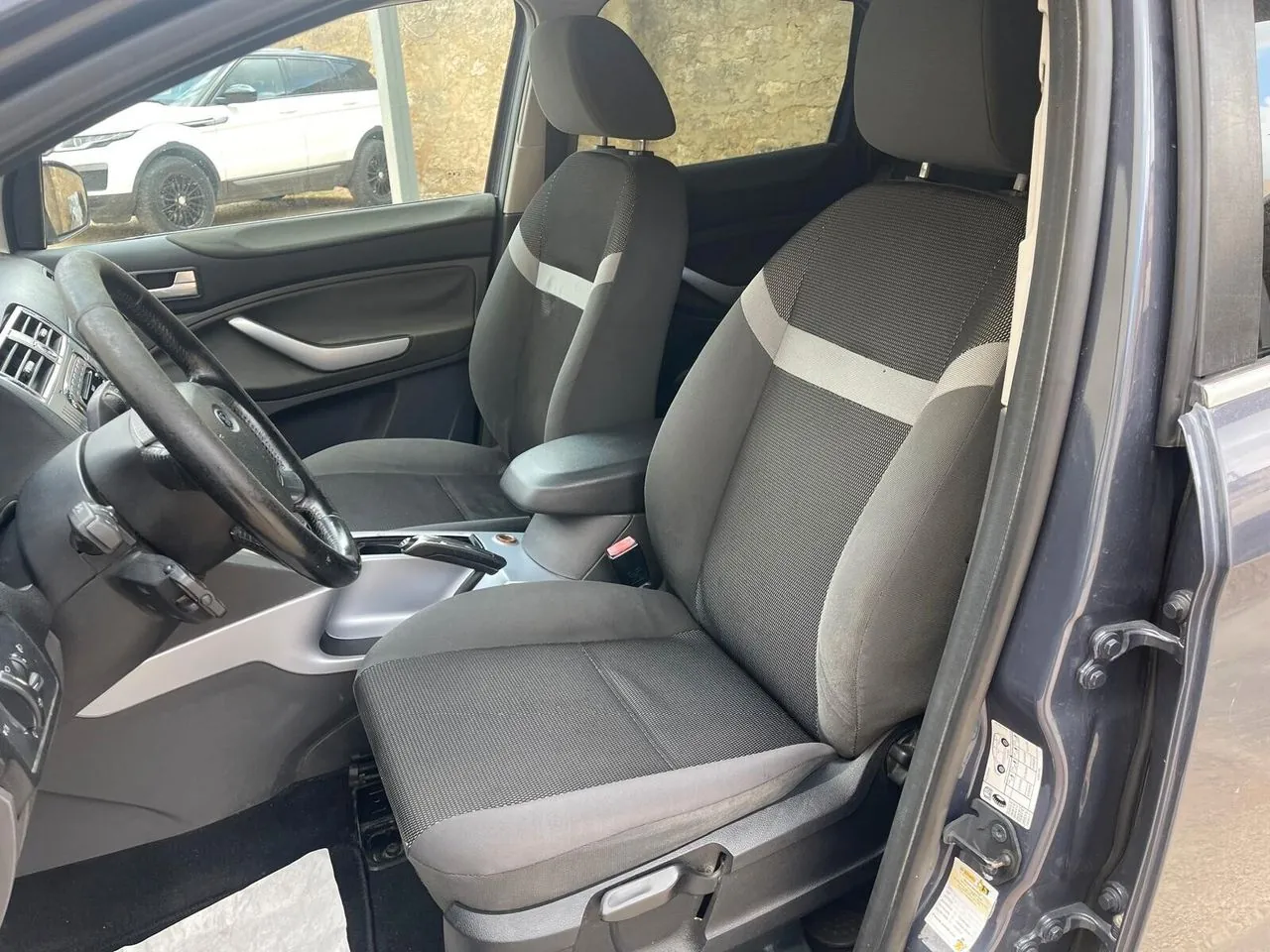 Ford Kuga 2012 photo 4