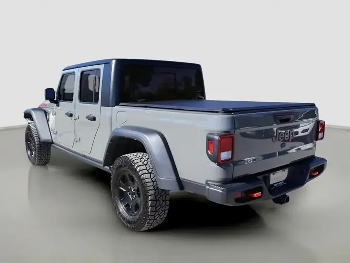 Jeep Gladiator 2023 photo 3