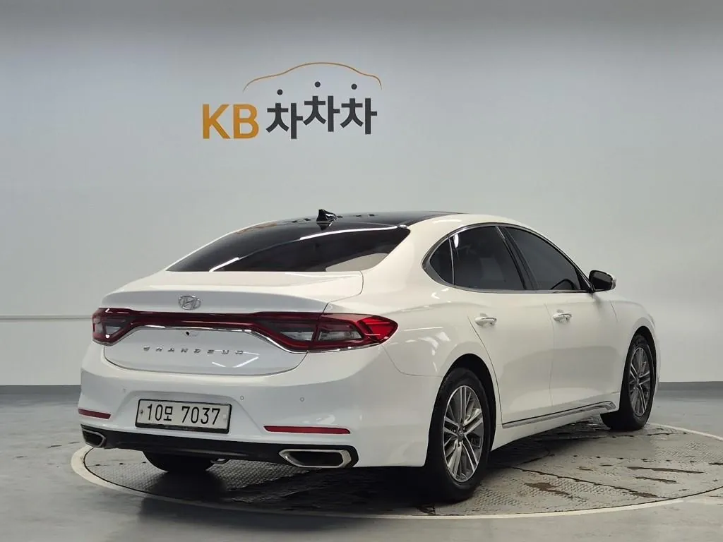 Hyundai Grandeur 2018 photo 3