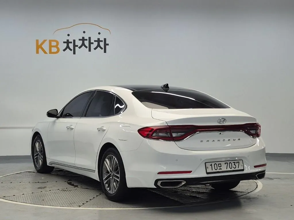 Hyundai Grandeur 2018 photo 2