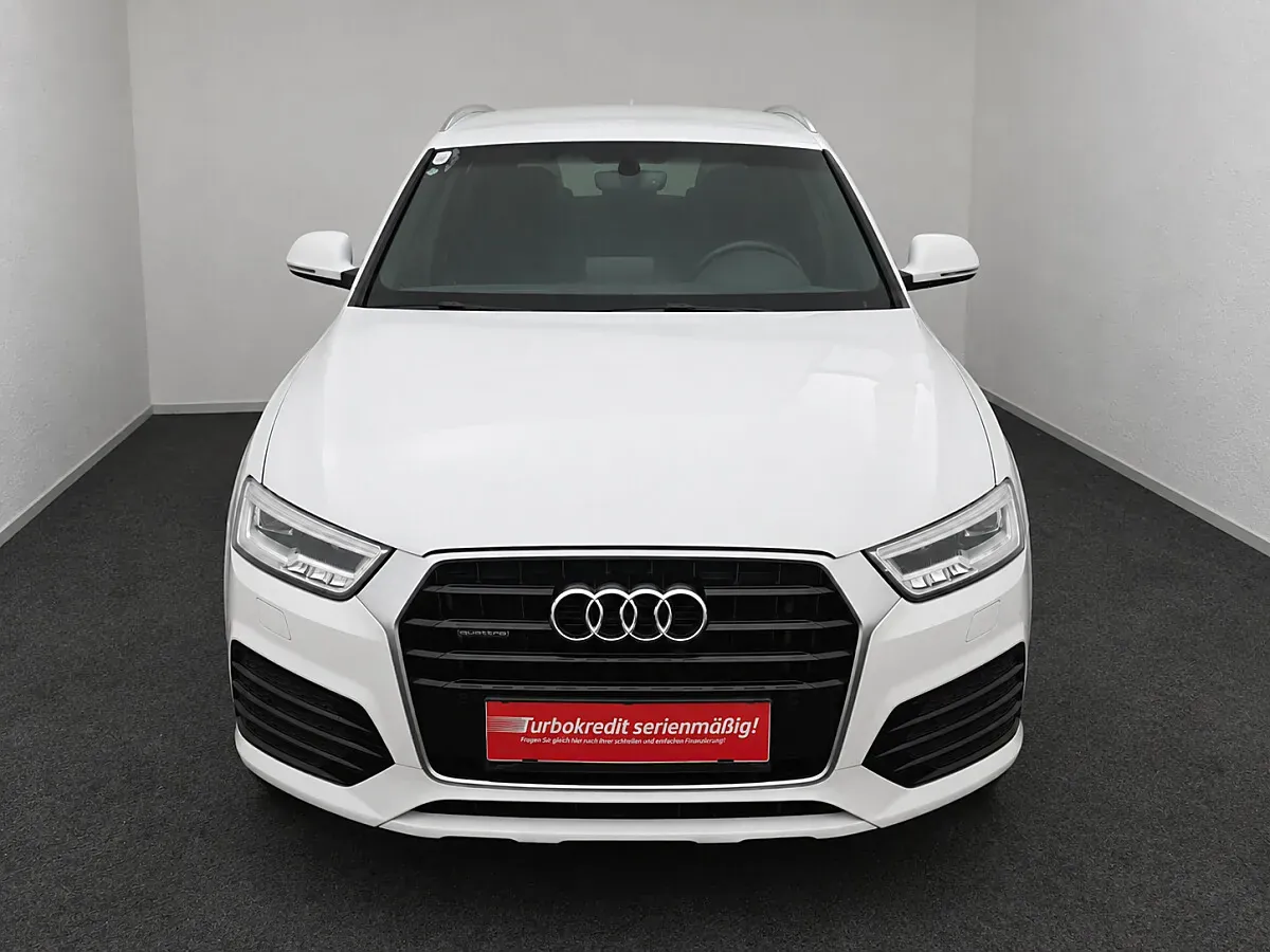 Audi Q3 2016 photo 2