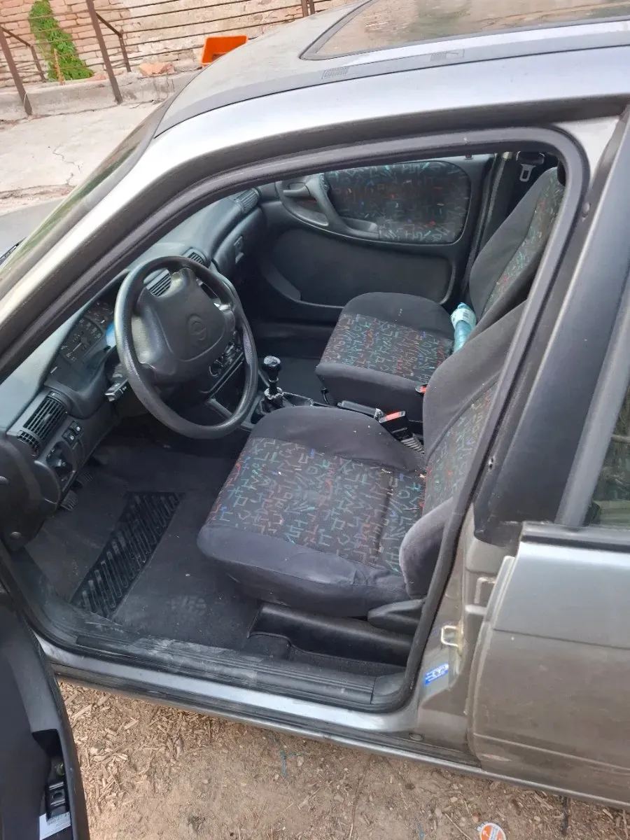Opel Astra 1994 photo 3