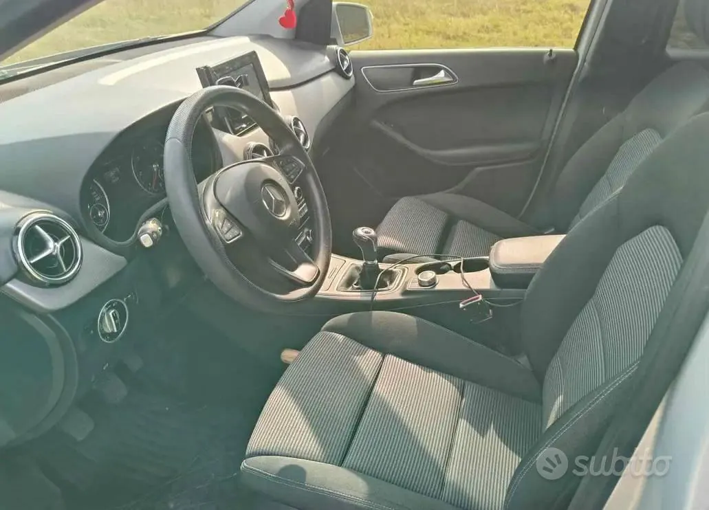 Mercedes-Benz B 2016 photo 4