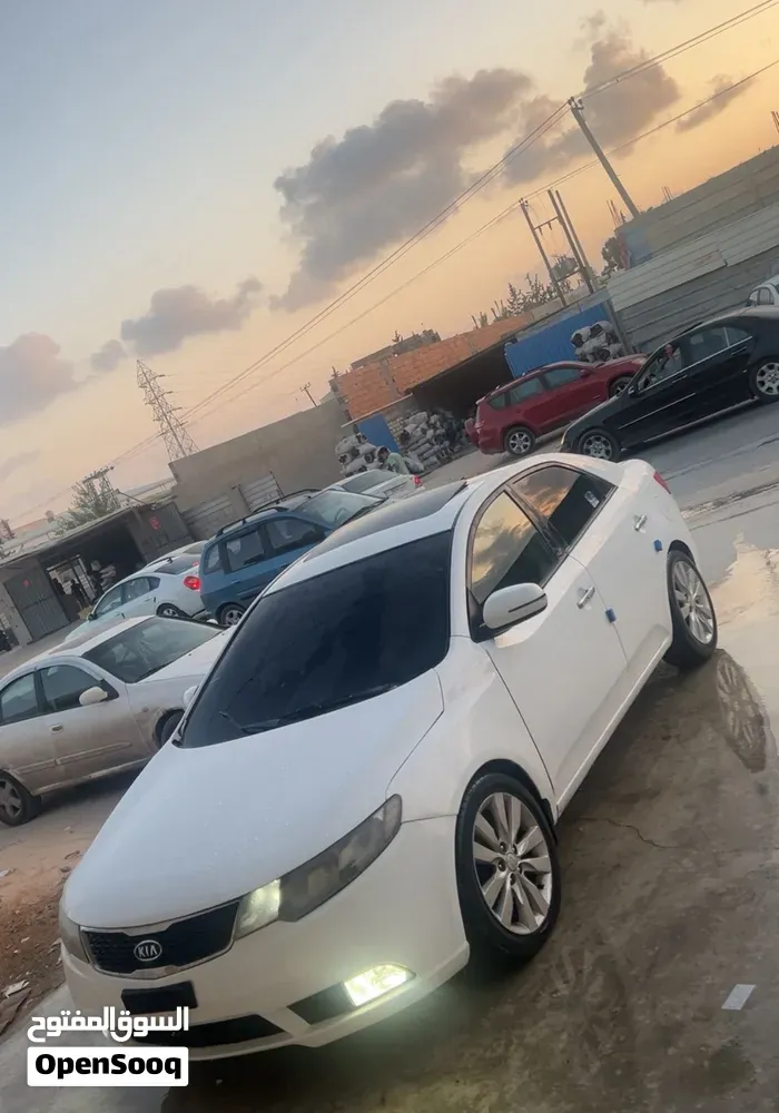 Kia Cerato 2012 photo 2