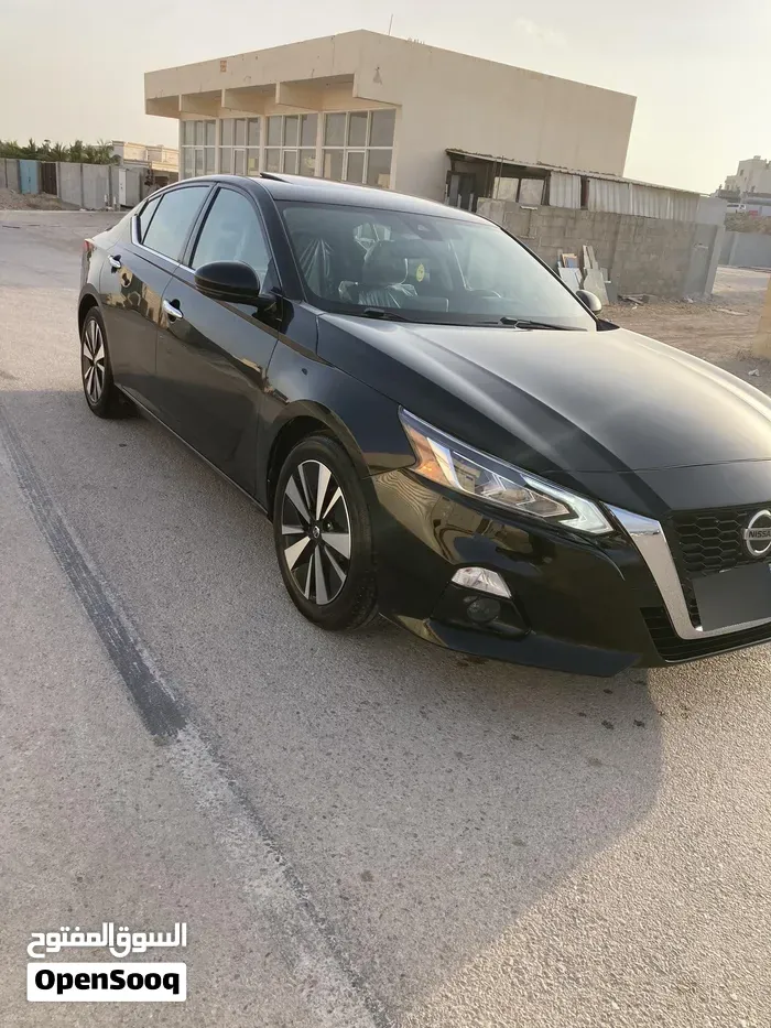 Nissan Altima 2019 photo 2
