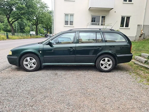 Skoda Octavia 2001 photo 4