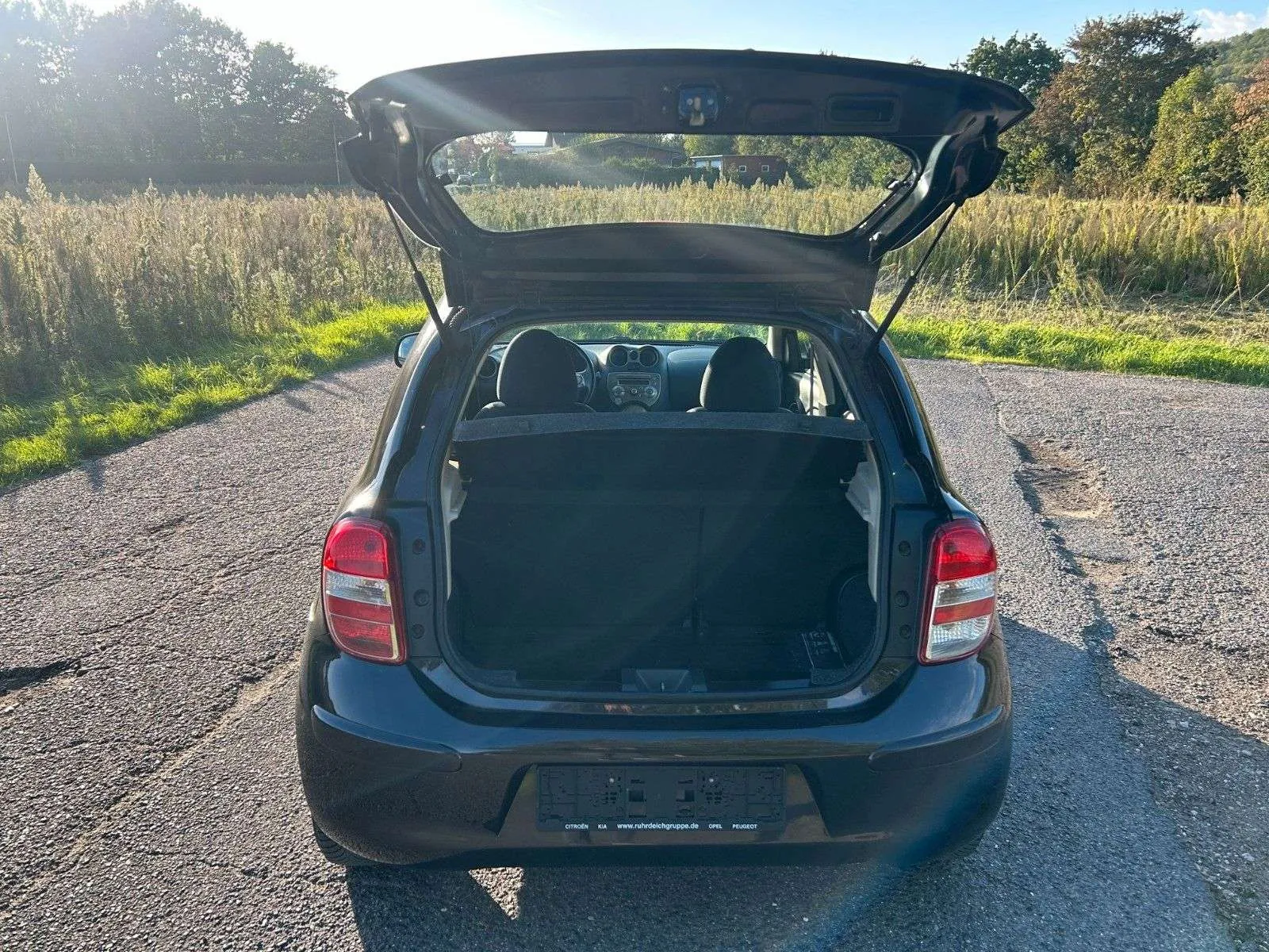 Nissan Micra 2012 photo 5