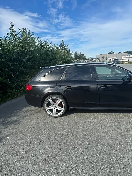 Audi A4 2009 photo 4