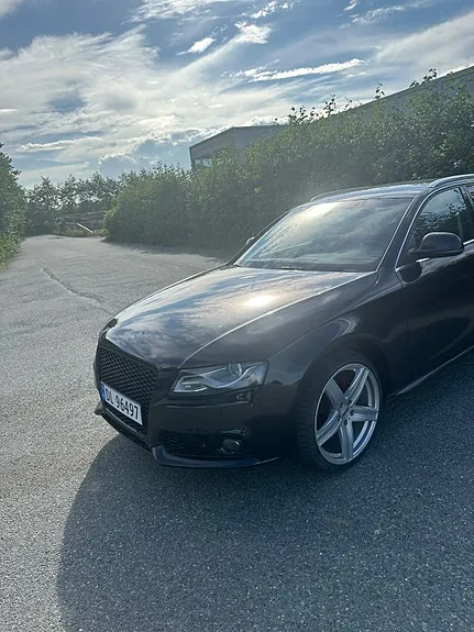 Audi A4 2009 photo 2