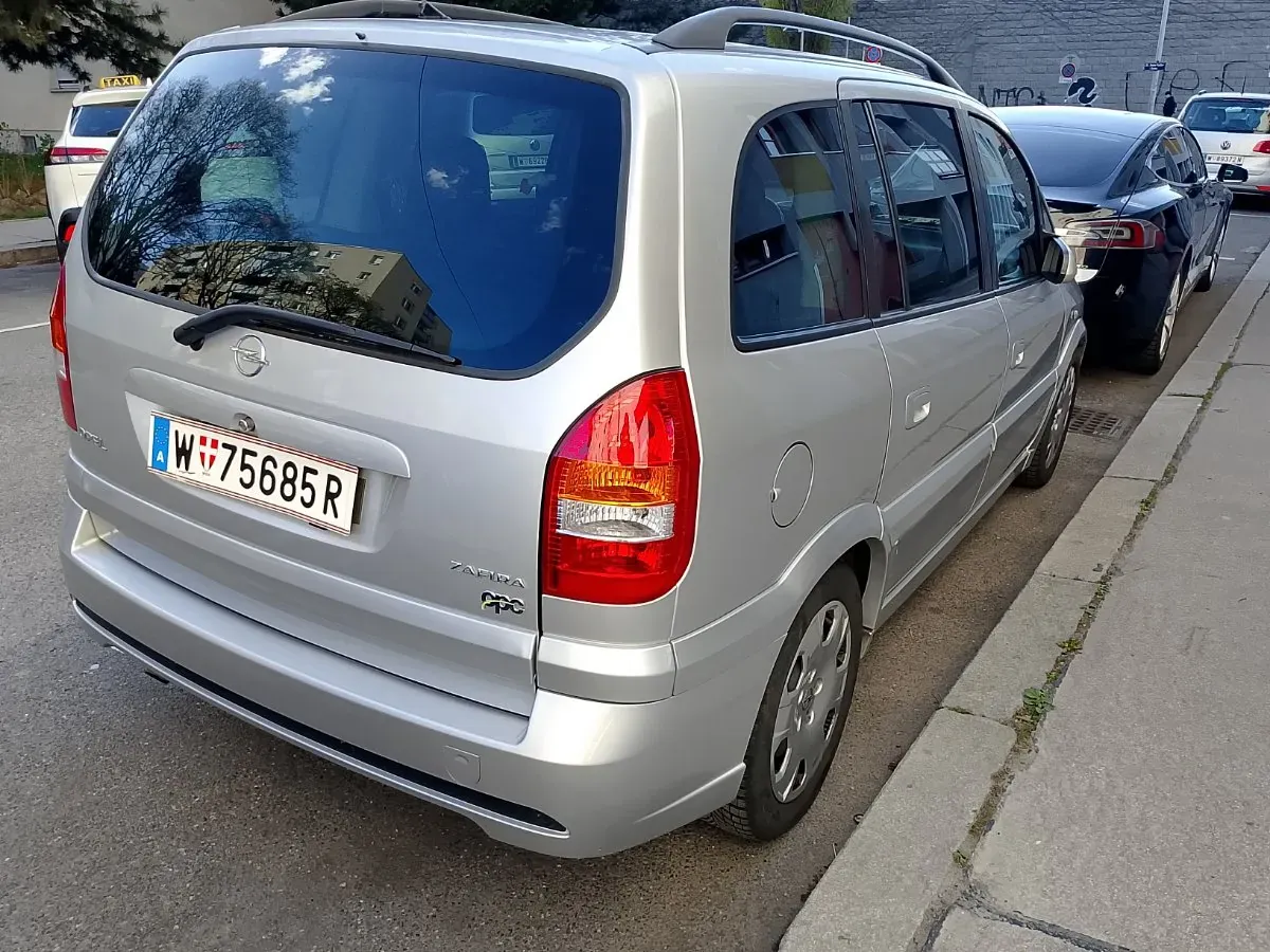 Opel Zafira 2002 photo 3