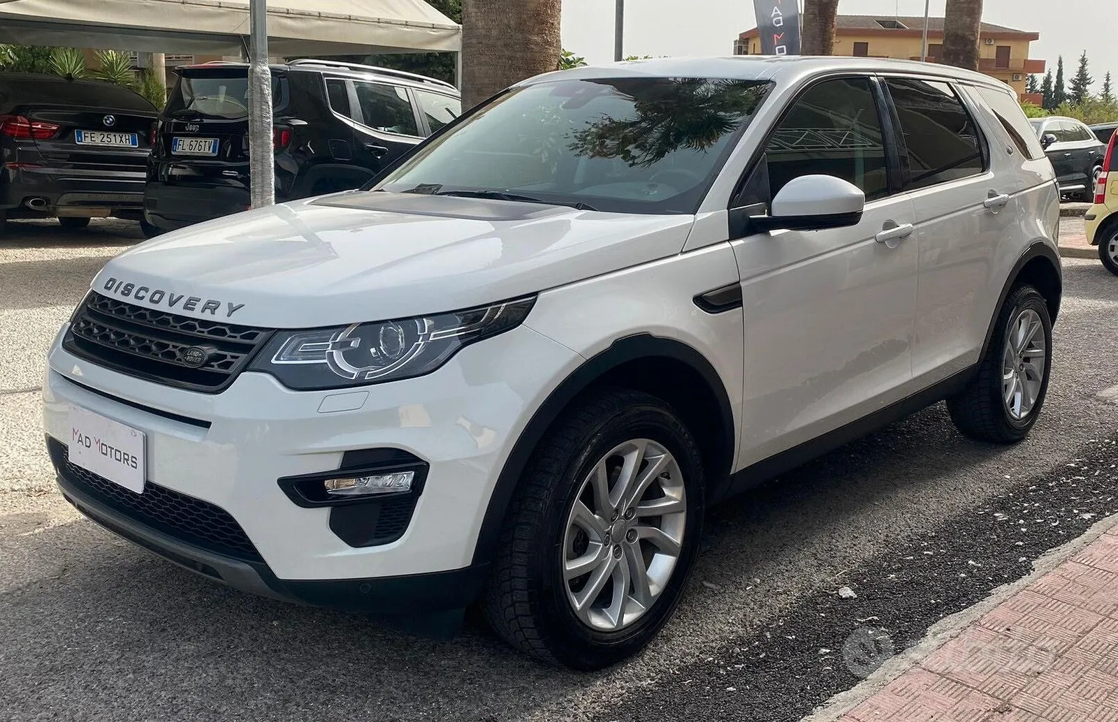 Land Rover Discovery Sport 2017 photo 3