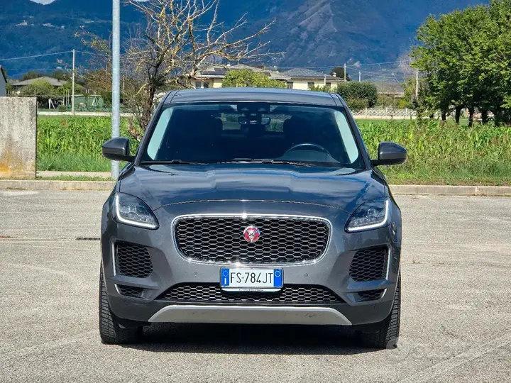 Jaguar E-Pace 2018 photo 2