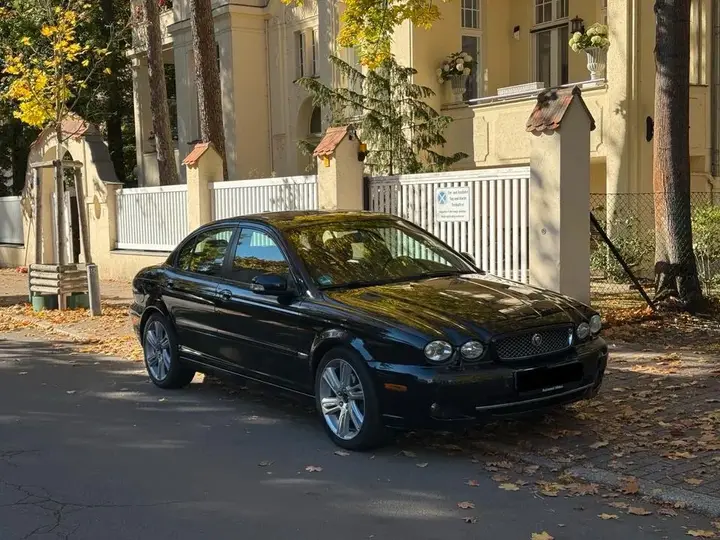 Jaguar X-Type