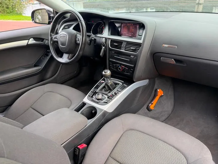 Audi A5 2011 photo 2