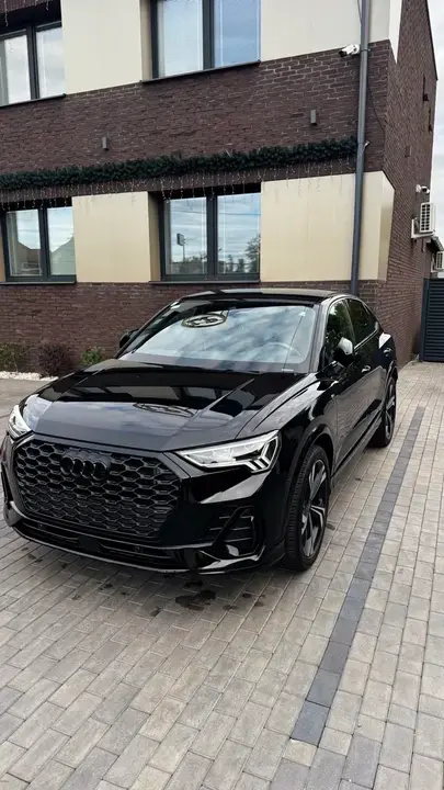 Audi Q3 2023 photo 2