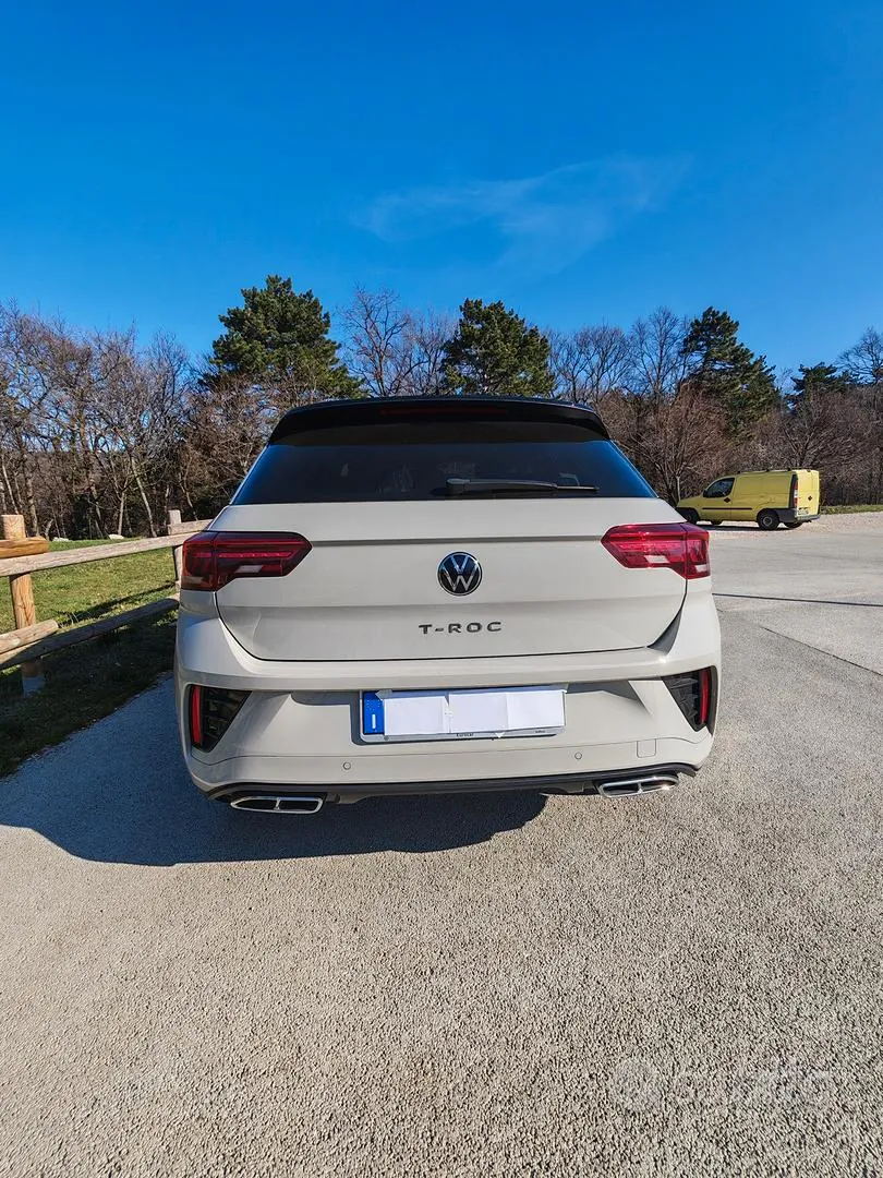 Volkswagen T-Roc 2023 photo 2