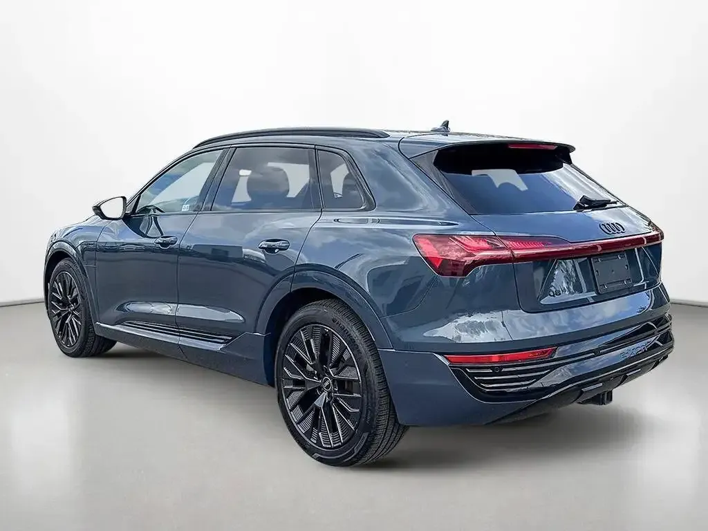 Audi Q8 E-Tron 2024 photo 4