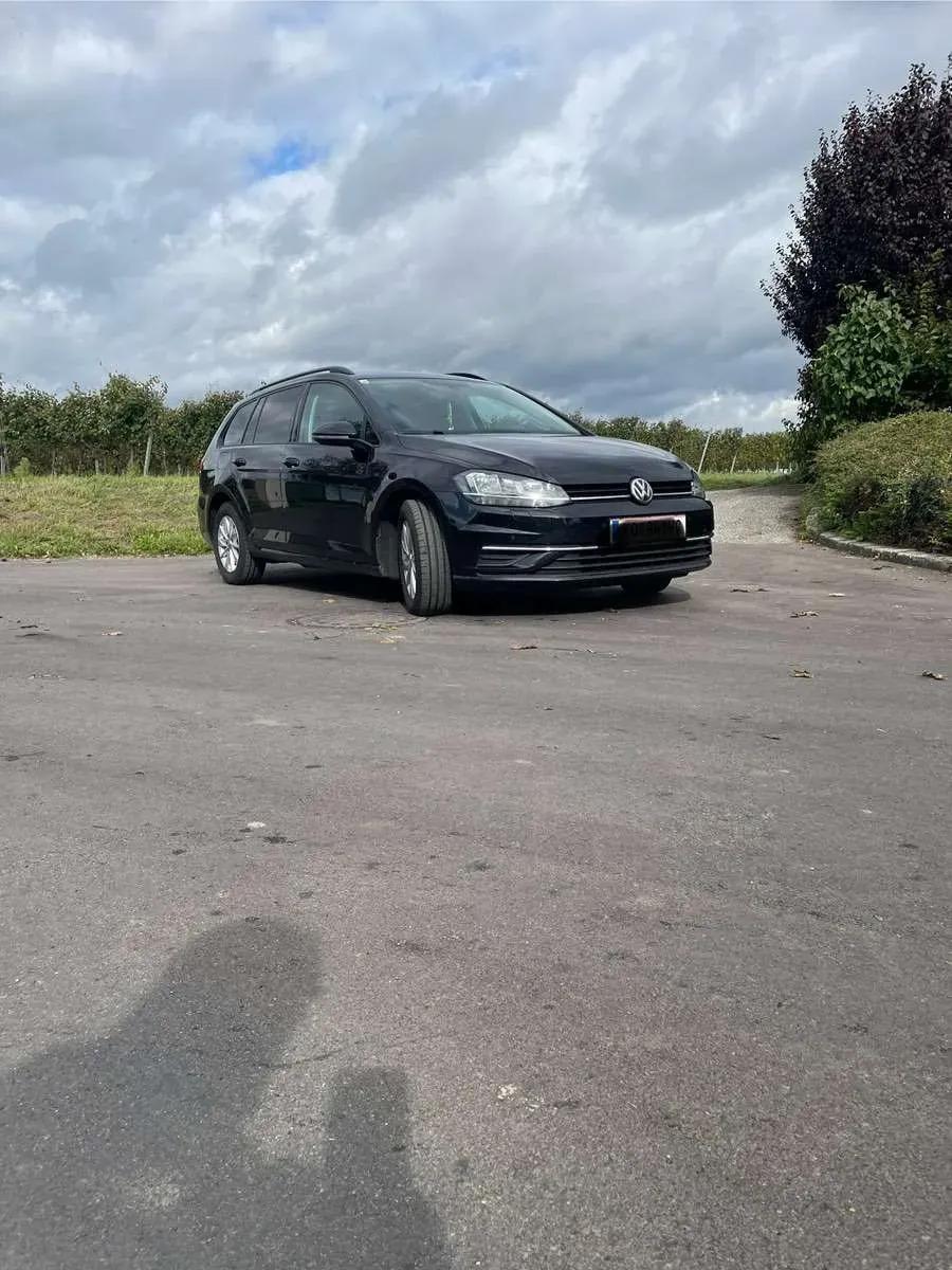Volkswagen Golf 2019 photo 2