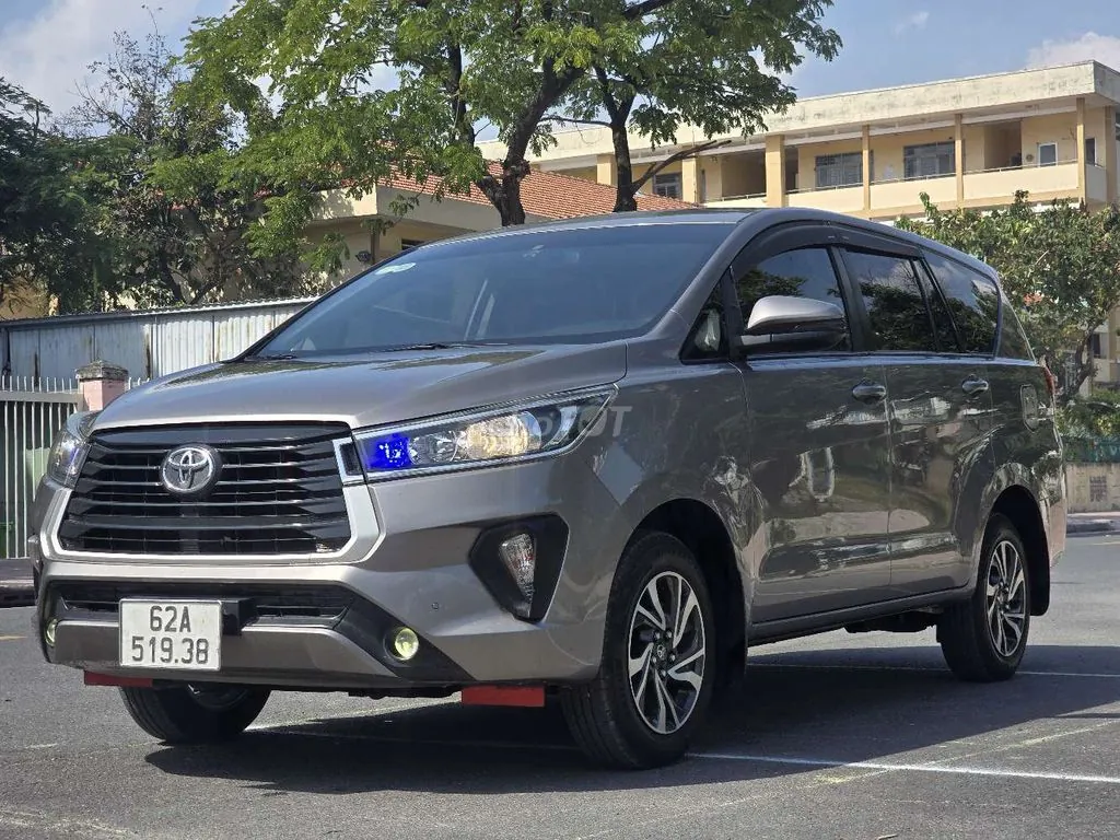 Toyota Innova 2021 photo 2