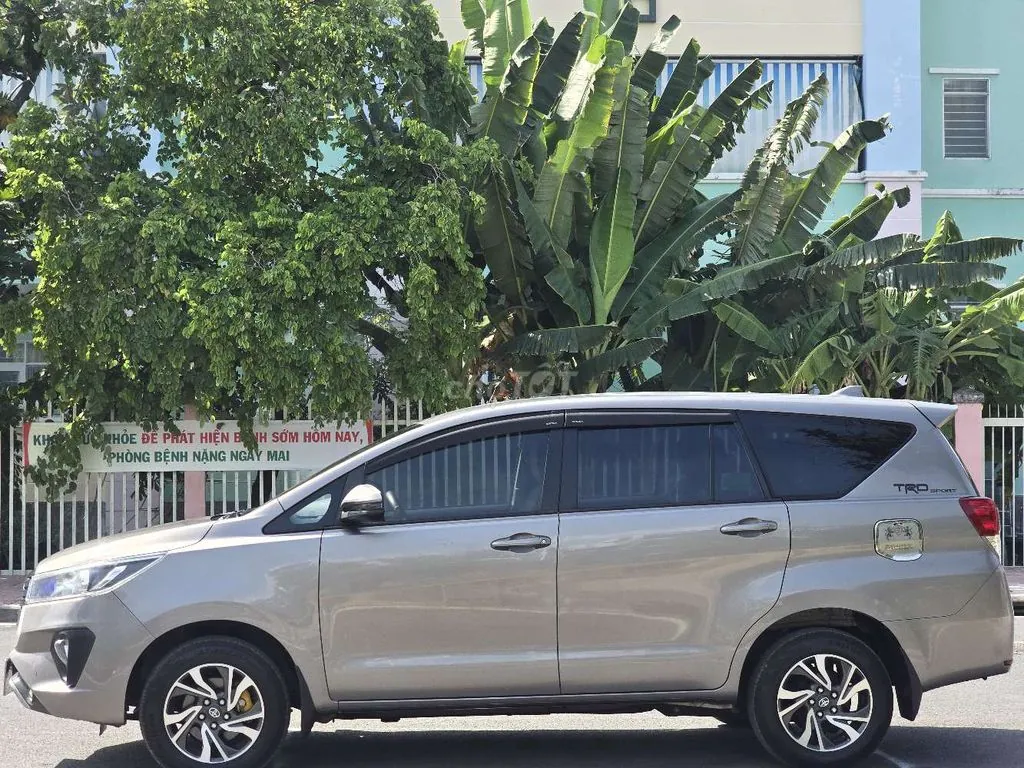 Toyota Innova 2021 photo 4