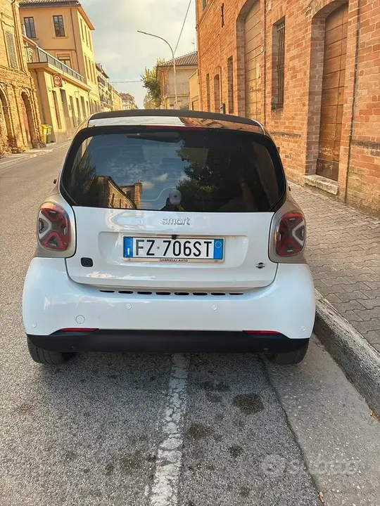 Smart Fortwo 2019 photo 3