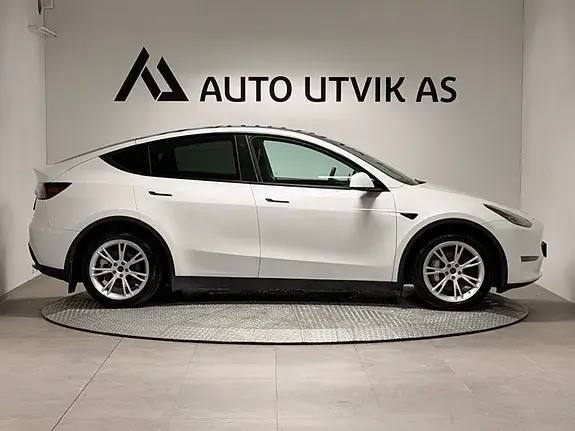 Tesla Model Y 2024 photo 2