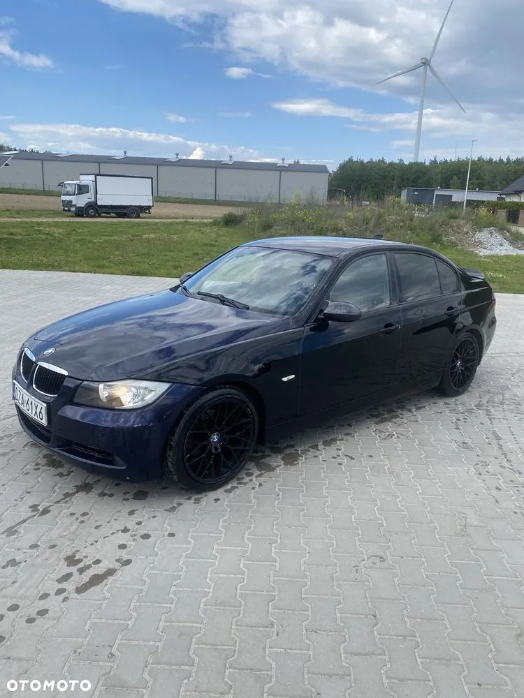 BMW 3 Series 2005 photo 2