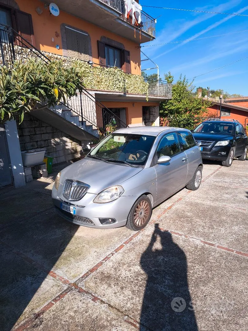 Lancia Ypsilon