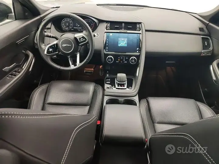 Jaguar E-Pace 2023 photo 3